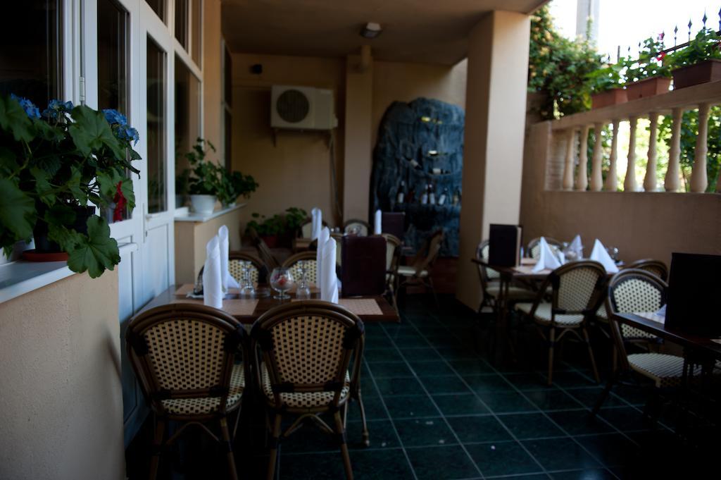 אפורי נורד Hotel Dynes מראה חיצוני תמונה