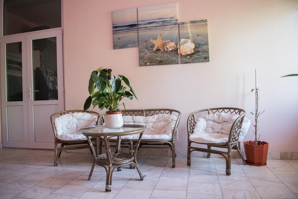אפורי נורד Hotel Dynes מראה חיצוני תמונה