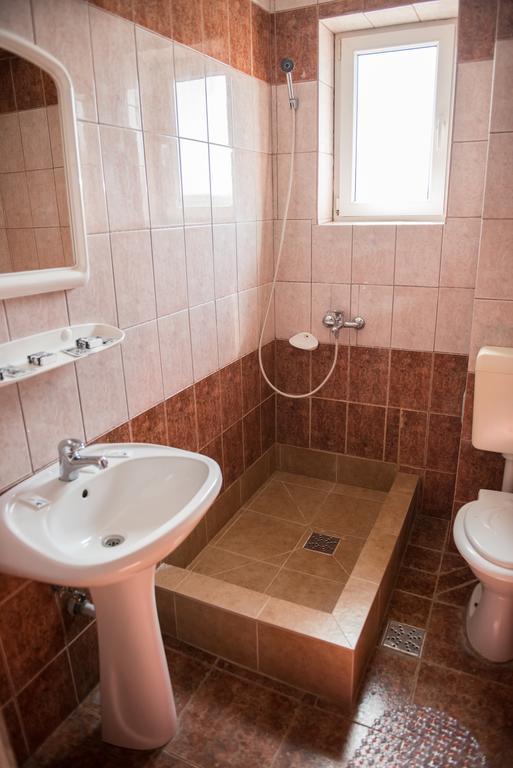 אפורי נורד Hotel Dynes מראה חיצוני תמונה